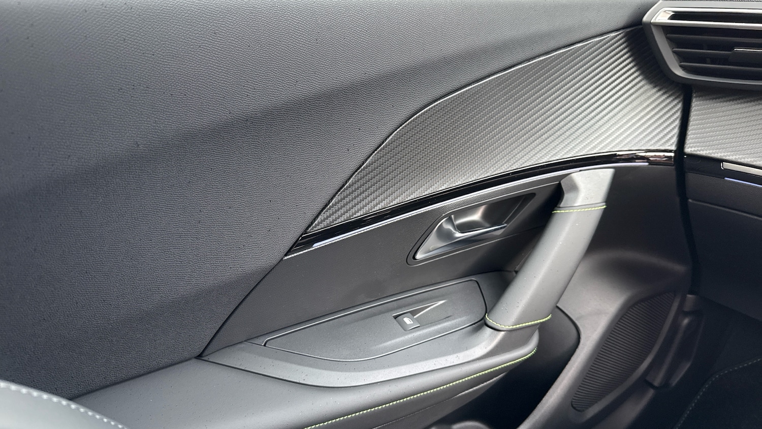 Used Peugeot 2008 2025 for sale - 77052610: Photo 41