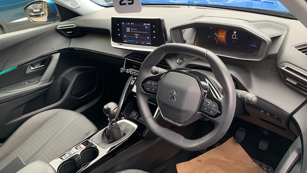 Used Peugeot 2008 2021 for sale - 76271340: Photo 11