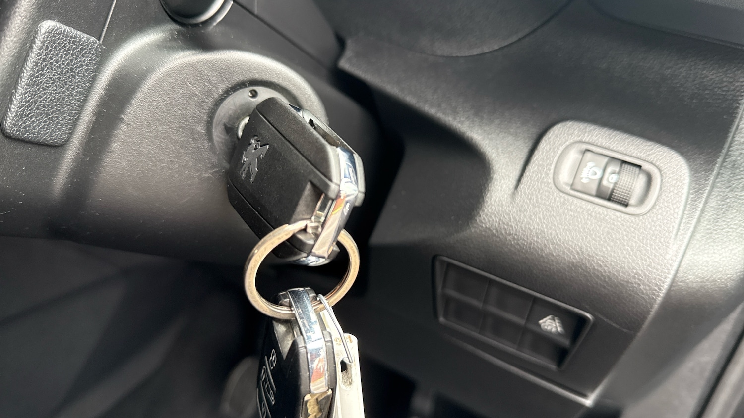 Used Peugeot Rifter 2022 for sale - 76574455: Photo 39