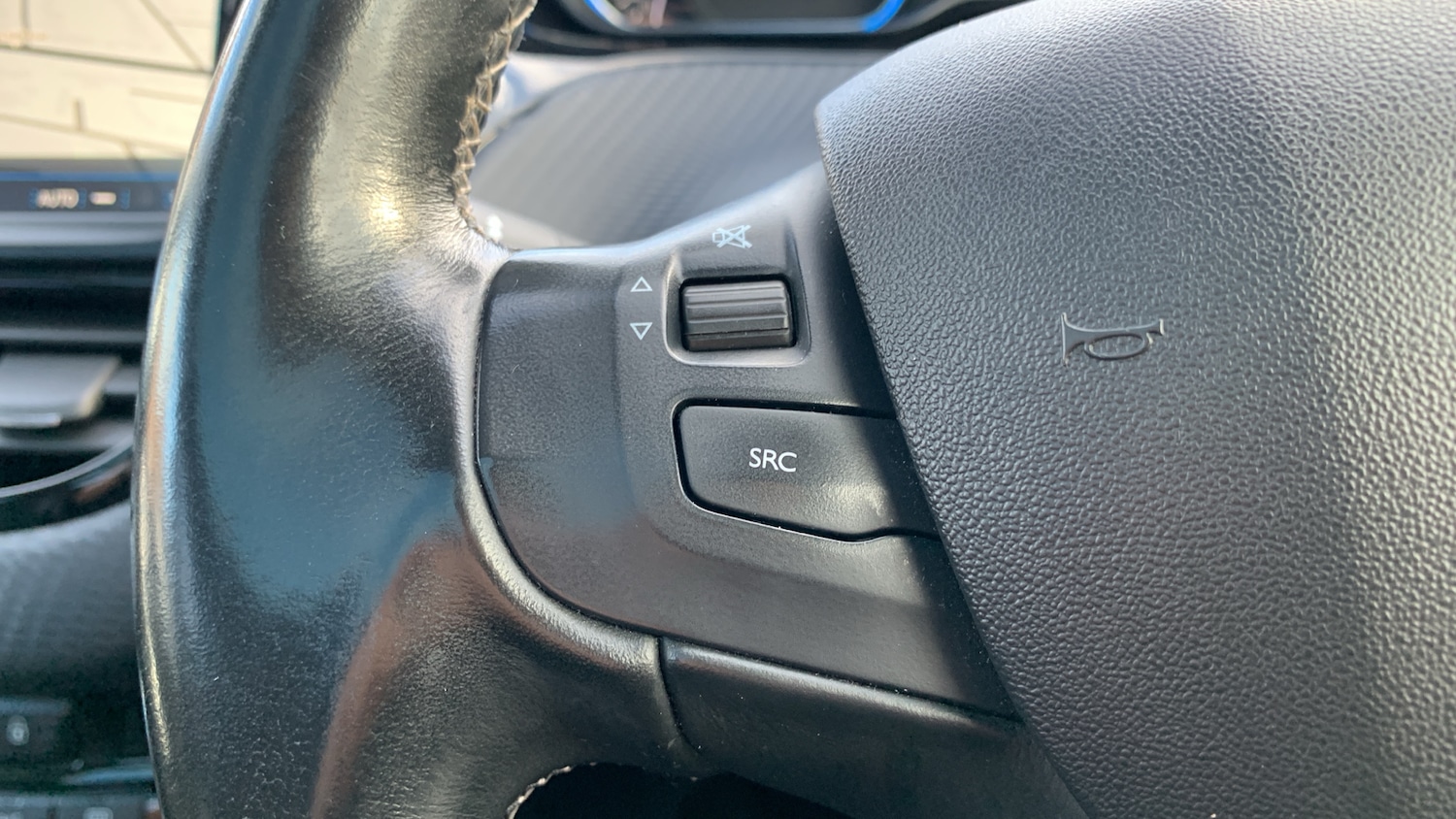 Used Peugeot 2008 2019 for sale - 76381467: Photo 23