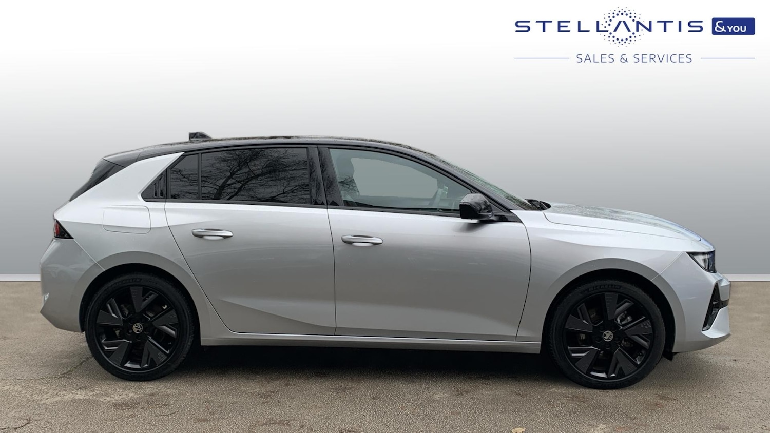 Used Vauxhall Astra 2024 for sale - 77525634: Photo 2