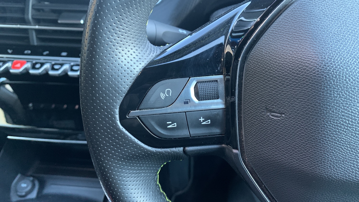 Used Peugeot 2008 2023 for sale - 77457198: Photo 23