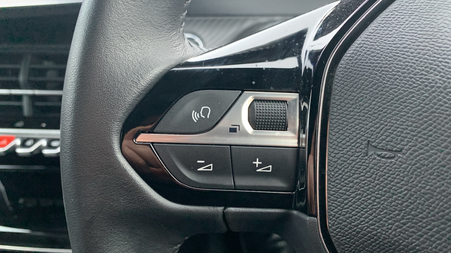 Used Peugeot 2008 2024 for sale - 77254251: Photo 24