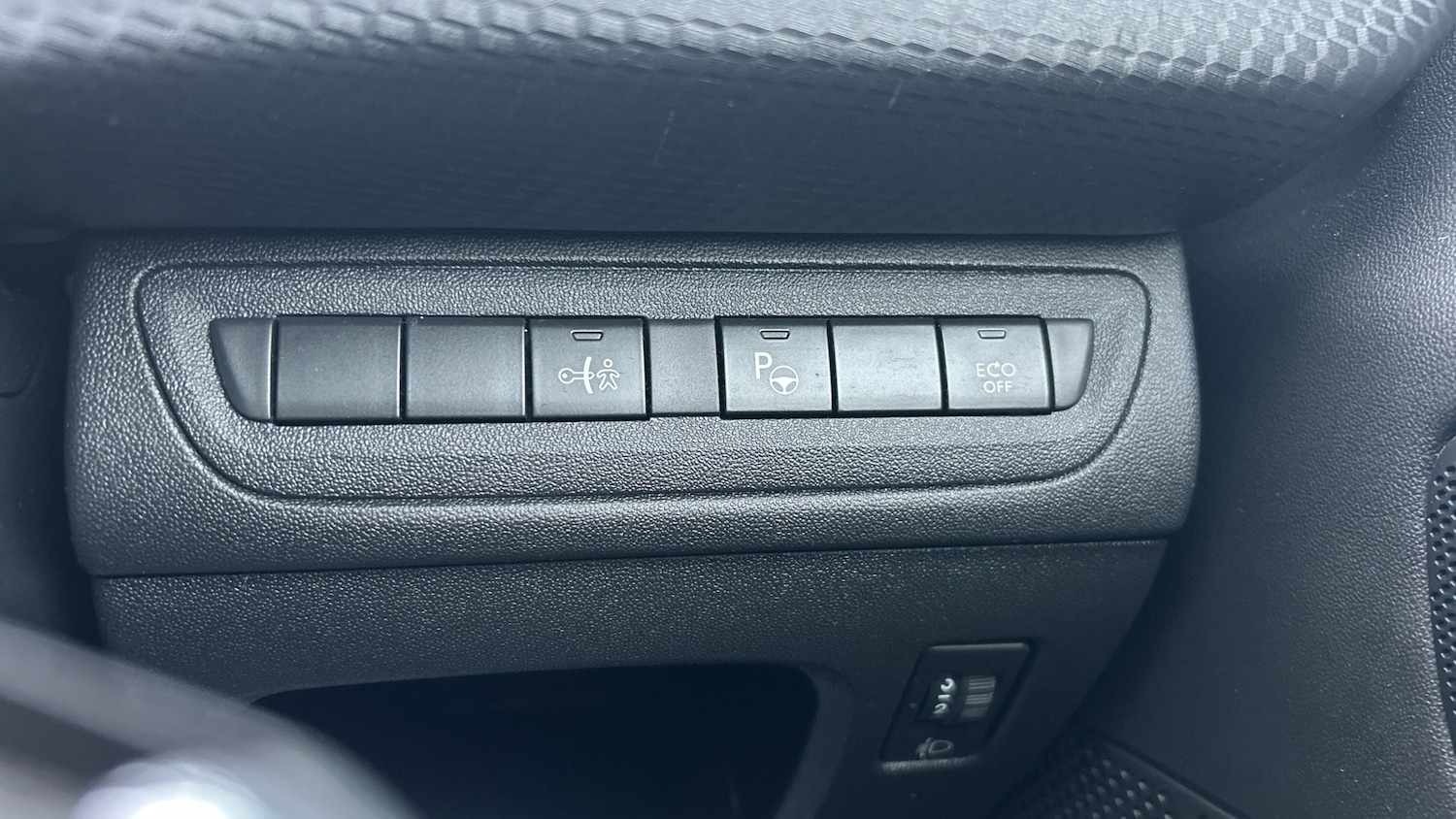 Used Peugeot 208 2019 for sale - 77372364: Photo 35