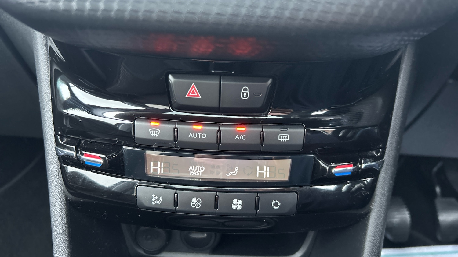 Used Peugeot 208 2019 for sale - 77372364: Photo 37