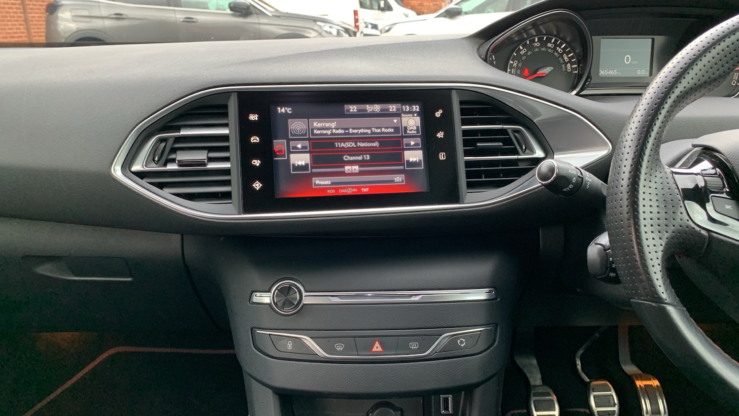 Used Peugeot 308 2017 for sale - 76586435: Photo 10