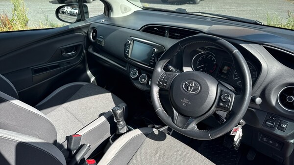 Used Toyota Yaris 2020 for sale - 75636225: Photo 11