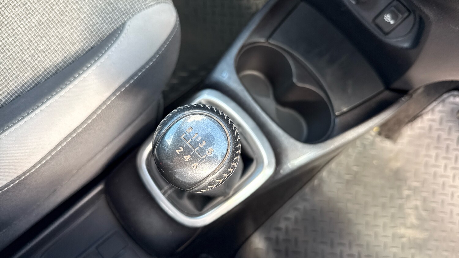 Used Toyota Yaris 2020 for sale - 75636225: Photo 20