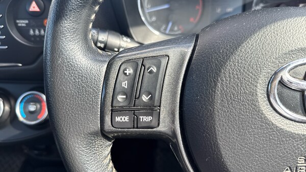 Used Toyota Yaris 2020 for sale - 75636225: Photo 23