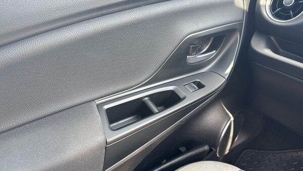 Used Toyota Yaris 2020 for sale - 75636225: Photo 41