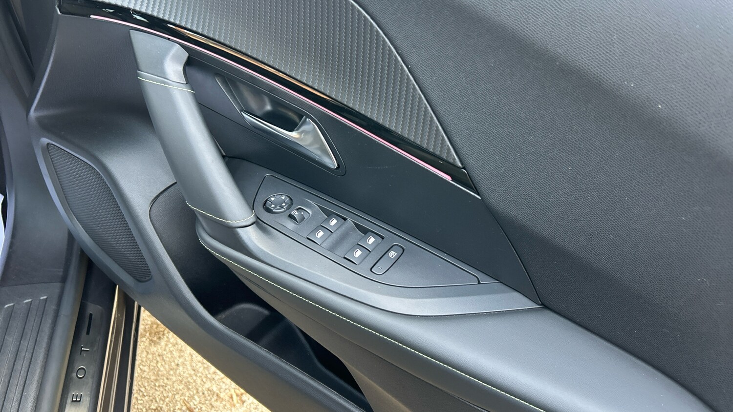 Used Peugeot 2008 2023 for sale - 77684941: Photo 22