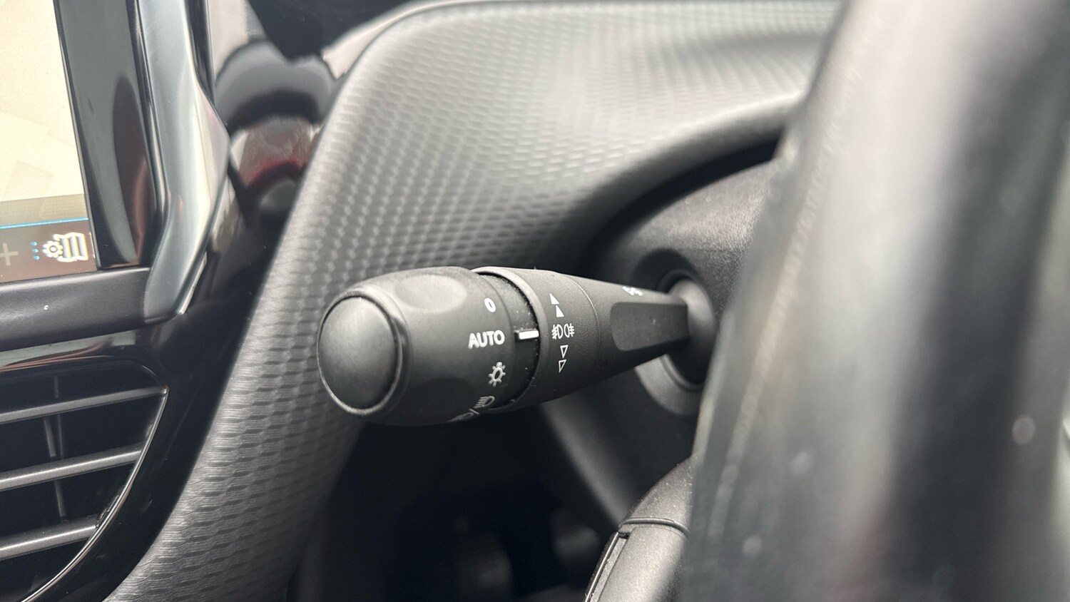 Used Peugeot 2008 2019 for sale - 76772580: Photo 28