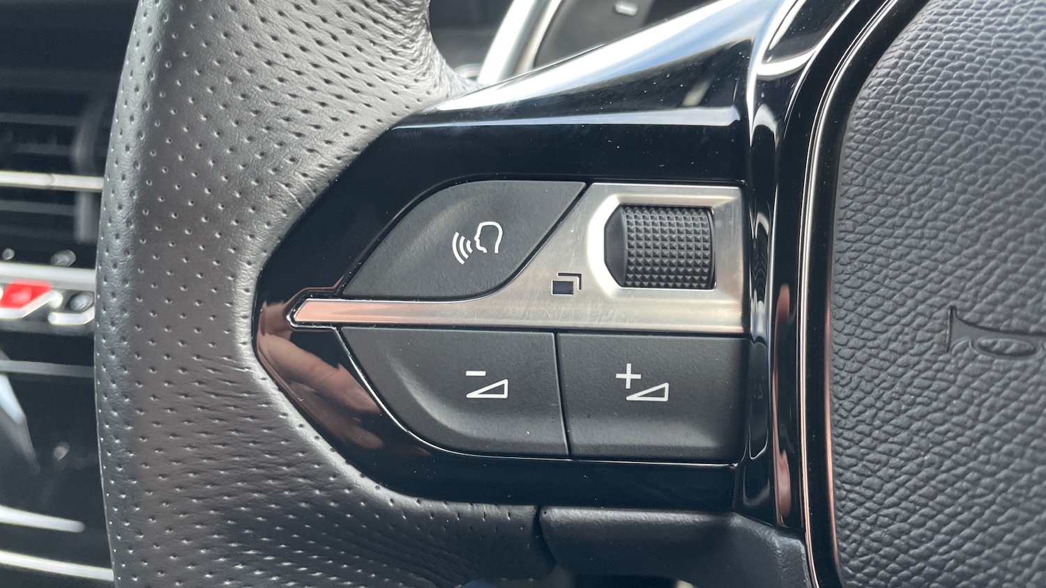 Used Peugeot 208 2024 for sale - 76966115: Photo 23