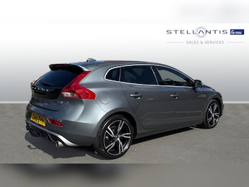 Used Volvo V40 2019 for sale - 75901344: Photo