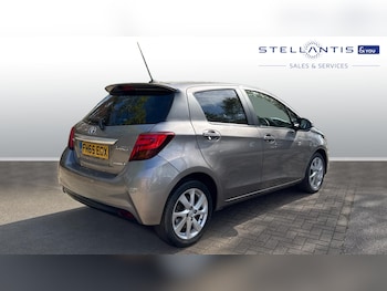 Used Toyota Yaris 2015 for sale - 75811833: Photo
