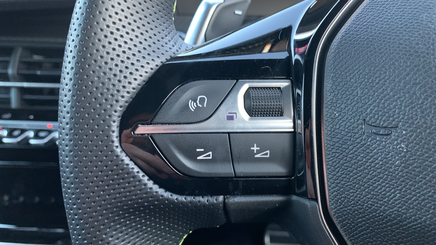 Used Peugeot 2008 2023 for sale - 77254294: Photo 24