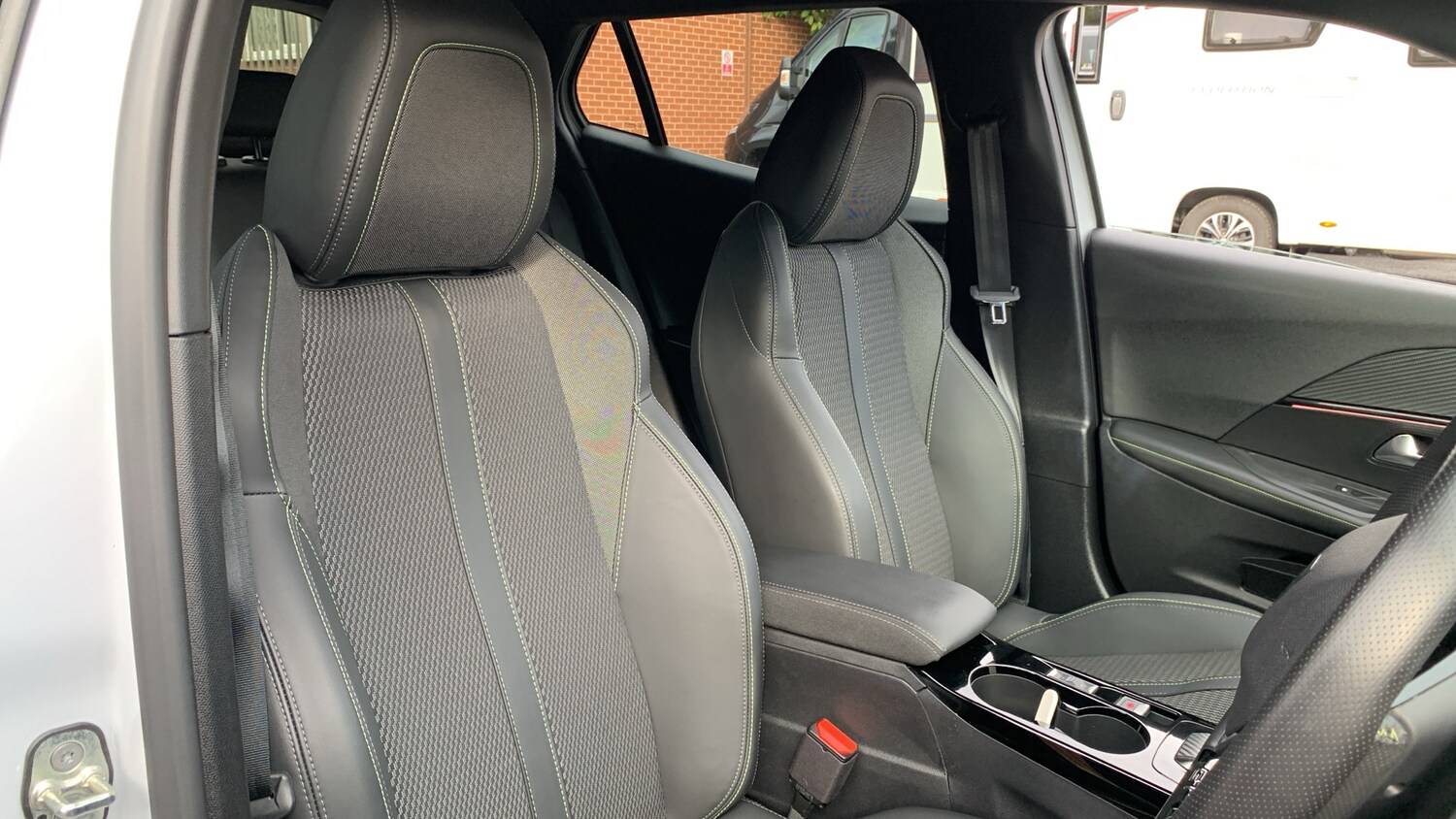 Used Peugeot 2008 2024 for sale - 76154031: Photo 42