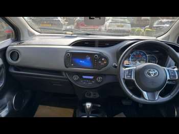 Used Toyota Yaris 2015 for sale - 74295227: Photo