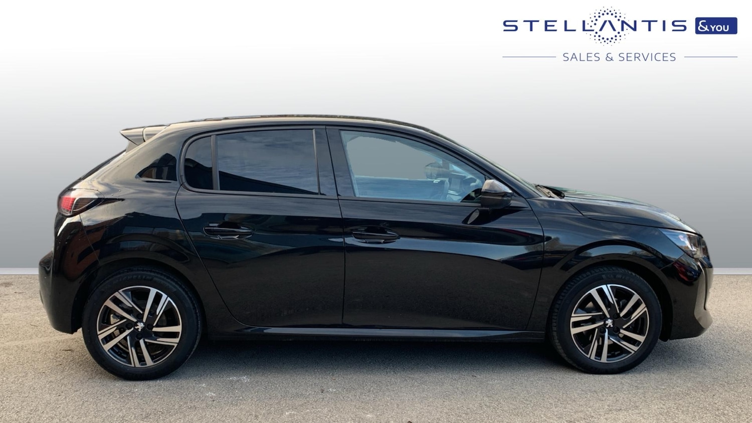 Used Peugeot 208 2023 for sale - 77941392: Photo 2