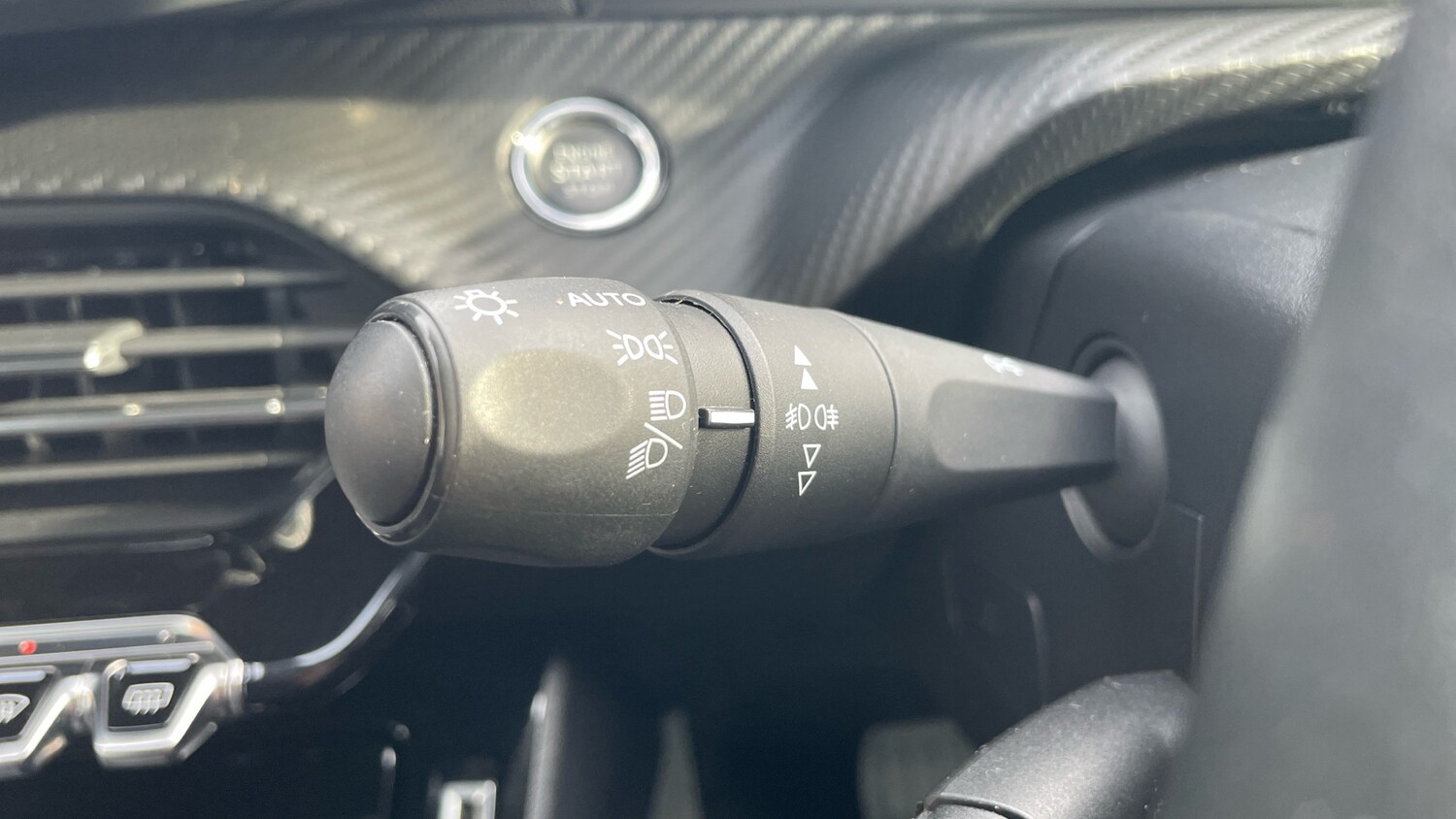 Used Peugeot 2008 2021 for sale - 77599602: Photo 42