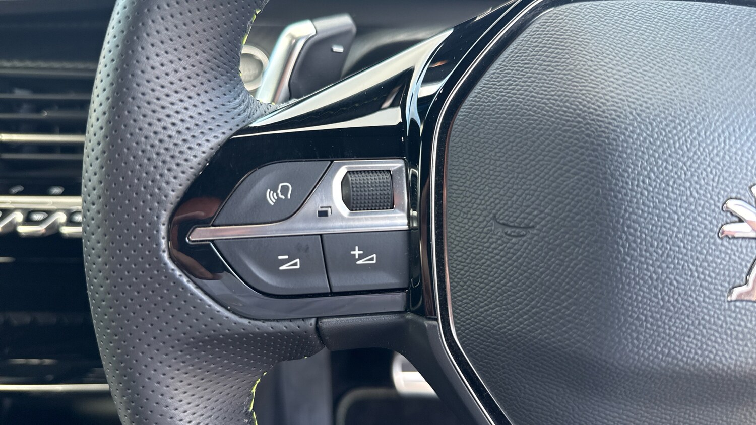 Used Peugeot 208 2022 for sale - 76228675: Photo 23