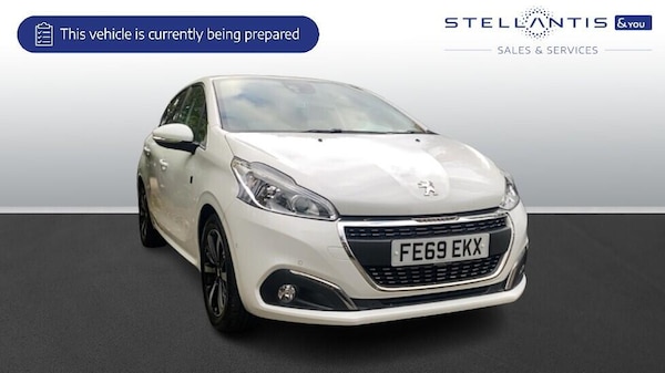 Used Peugeot 208 2019 for sale - 76296653: Photo 1