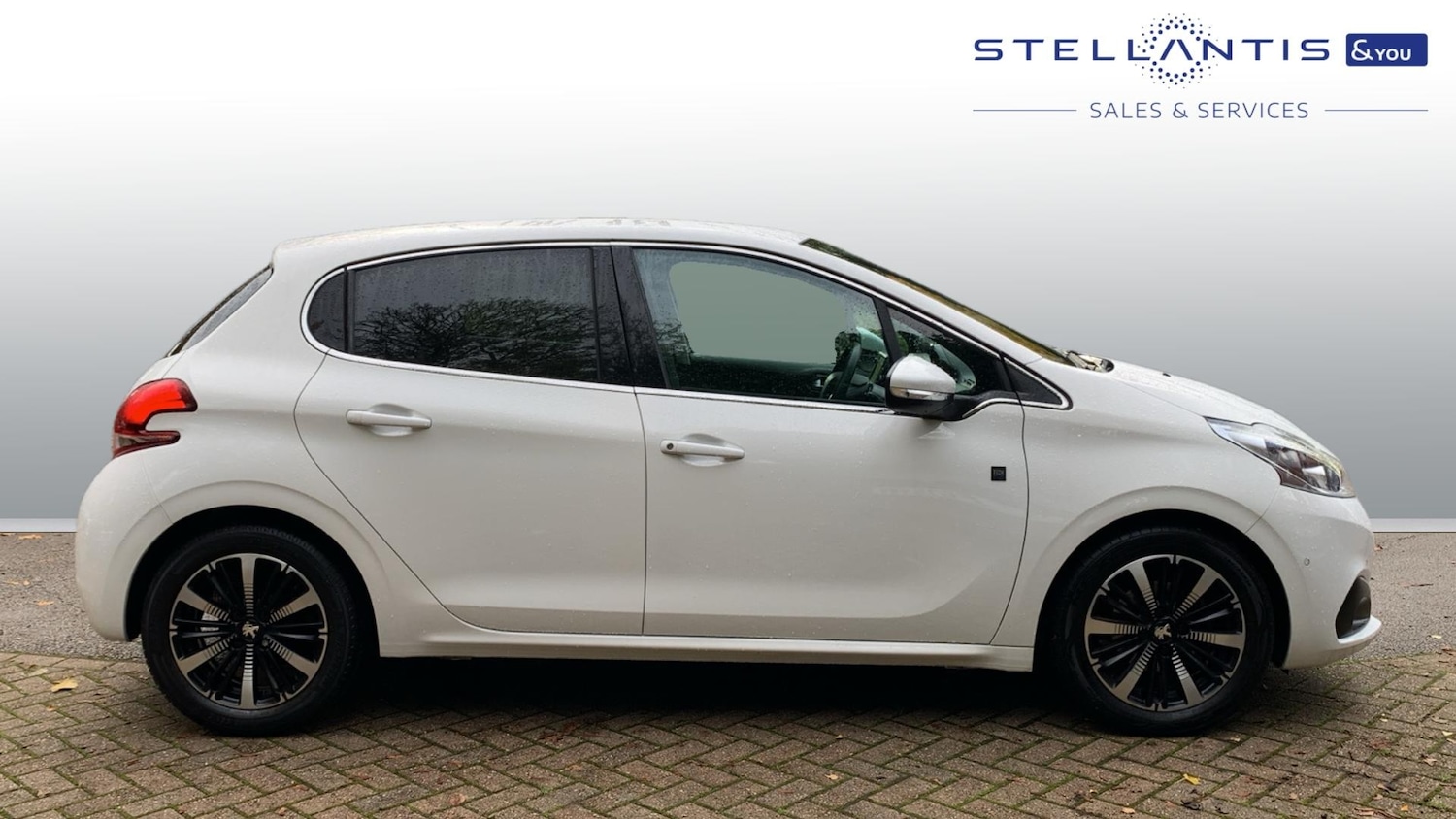 Used Peugeot 208 2019 for sale - 76296653: Photo 2