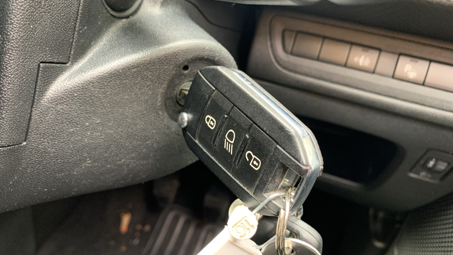 Used Peugeot 208 2019 for sale - 76296653: Photo 40