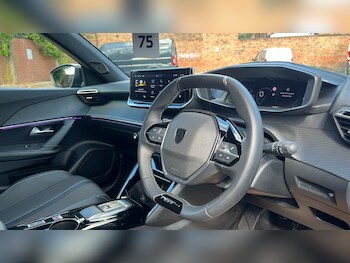 Used Peugeot 2008 2024 for sale - 76003089: Photo