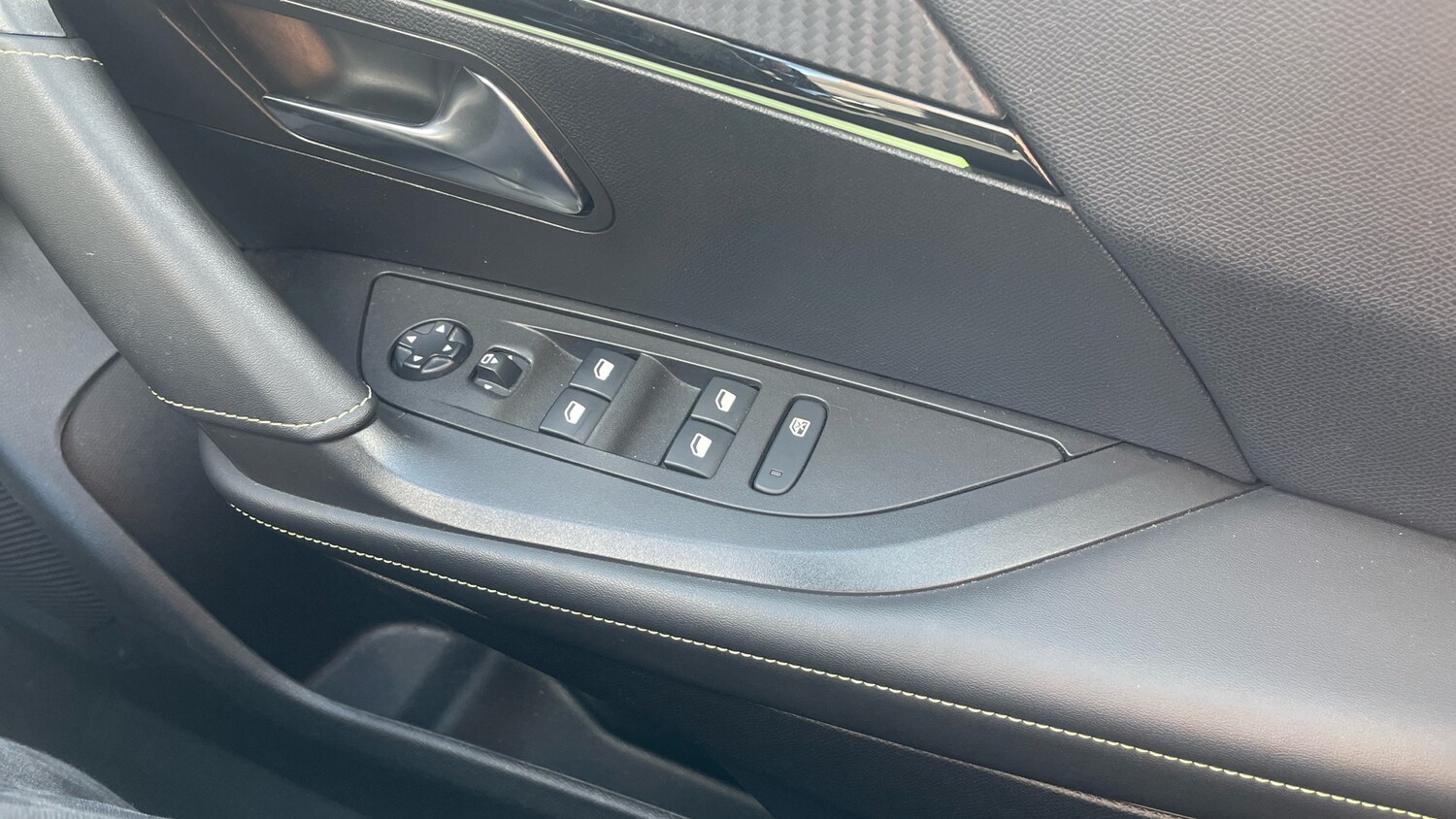 Used Peugeot 2008 2021 for sale - 78035679: Photo 22