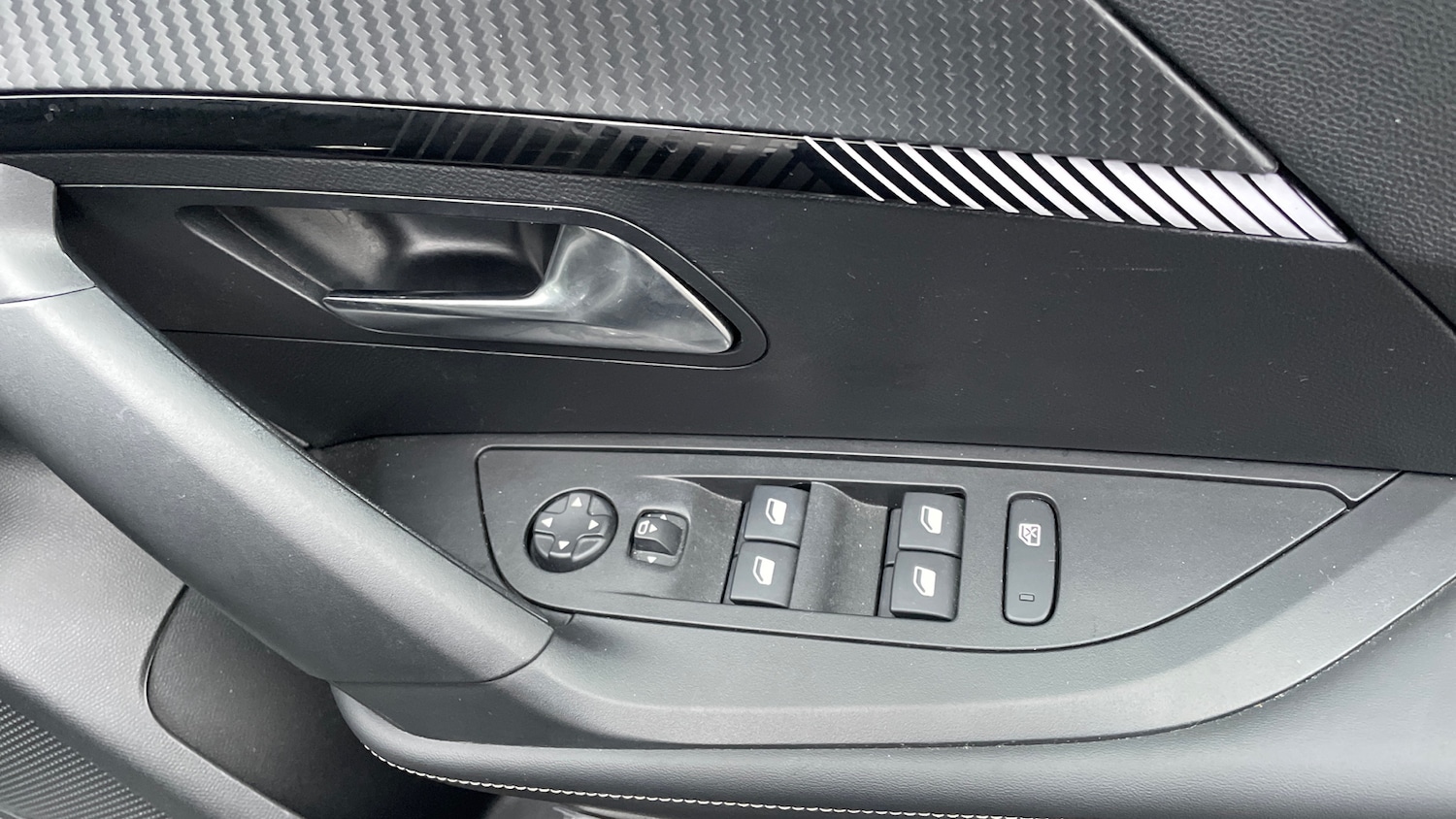 Used Peugeot 2008 2024 for sale - 76900047: Photo 22