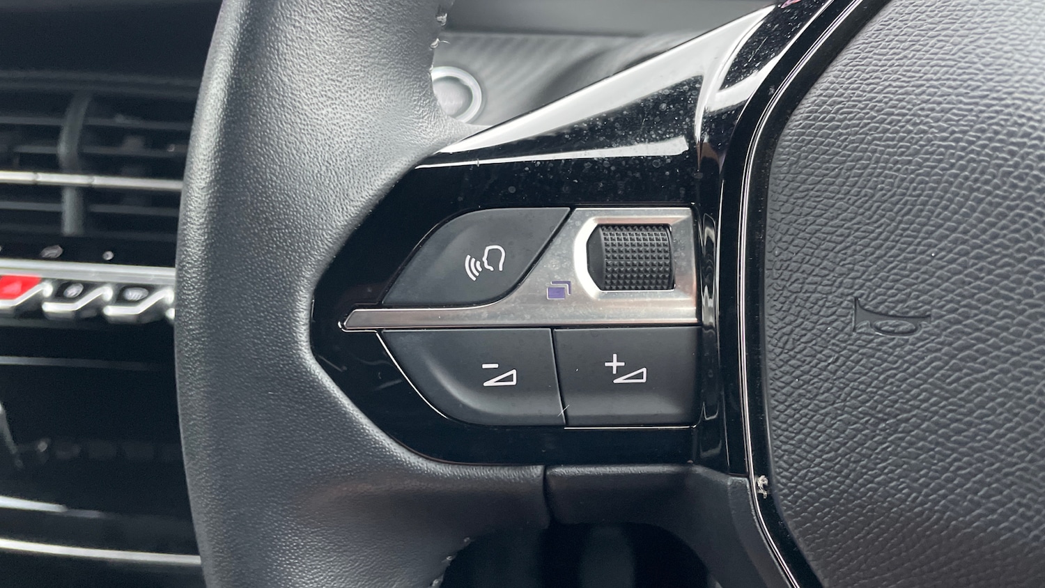 Used Peugeot 2008 2024 for sale - 76900047: Photo 23