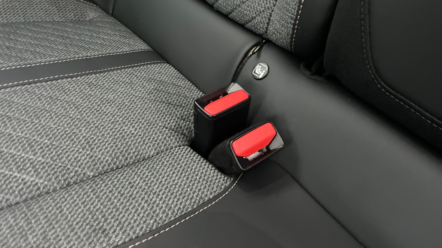 Used Peugeot 2008 2024 for sale - 76900047: Photo 35