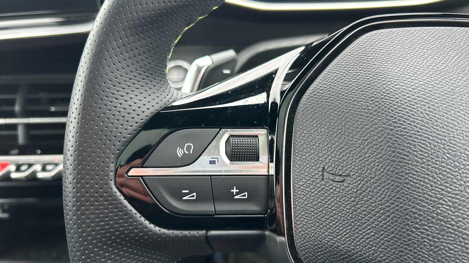 Used Peugeot 2008 2023 for sale - 77626865: Photo 23