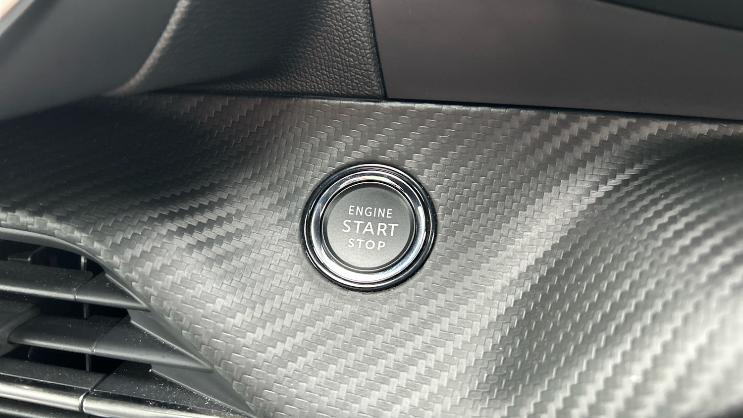 Used Peugeot 2008 2023 for sale - 77626865: Photo 40