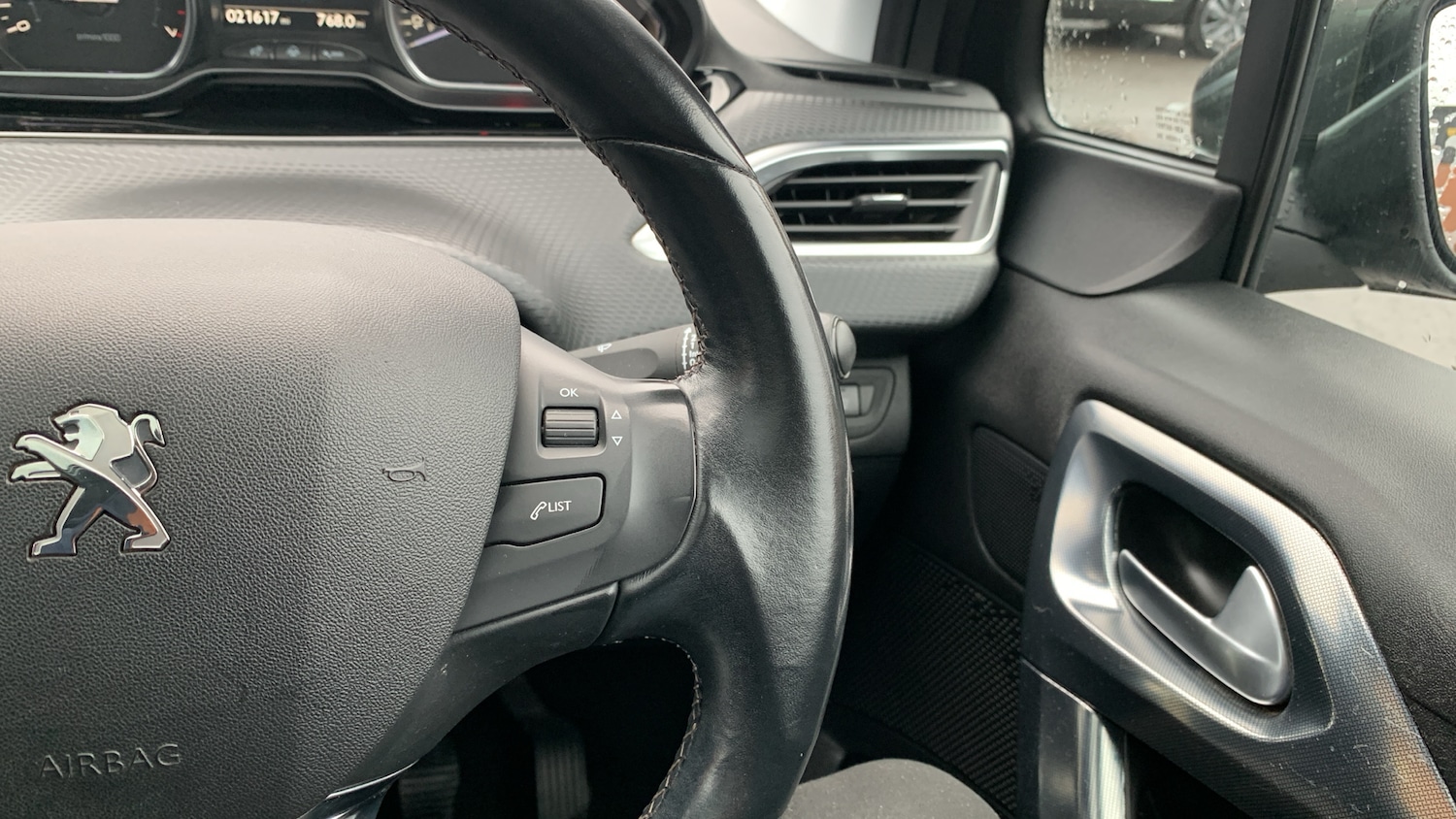 Used Peugeot 2008 2019 for sale - 76574348: Photo 25