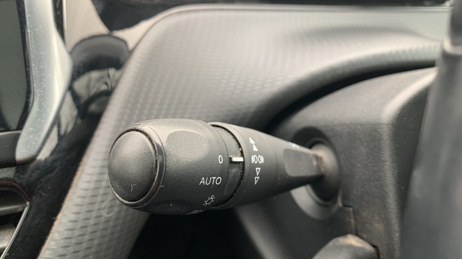 Used Peugeot 2008 2019 for sale - 76574348: Photo 28