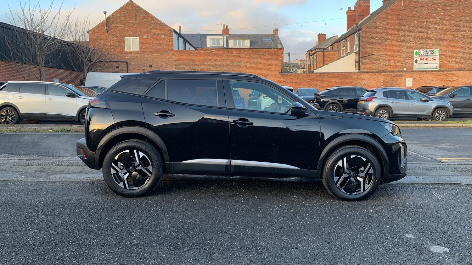 Used Peugeot 2008 2023 for sale - 77254257: Photo 2