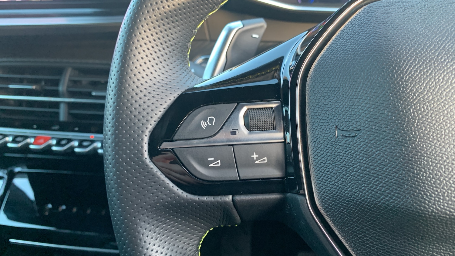 Used Peugeot 2008 2023 for sale - 77254257: Photo 24