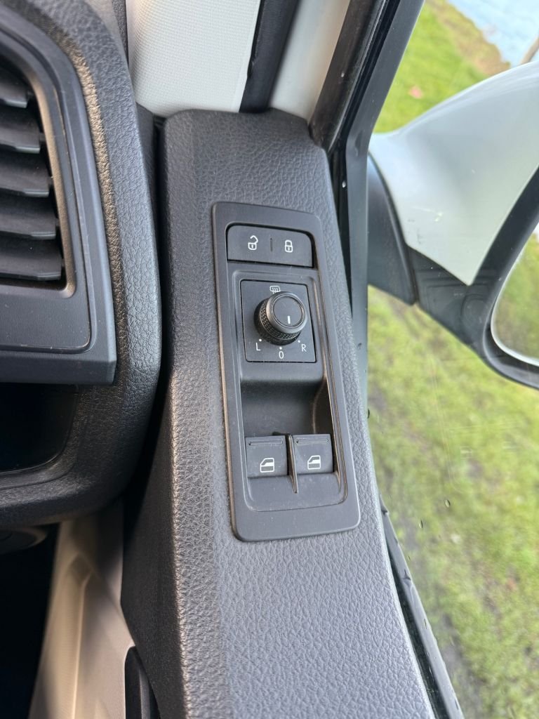 Used Volkswagen Transporter 2016 for sale - 77080371: Photo 17