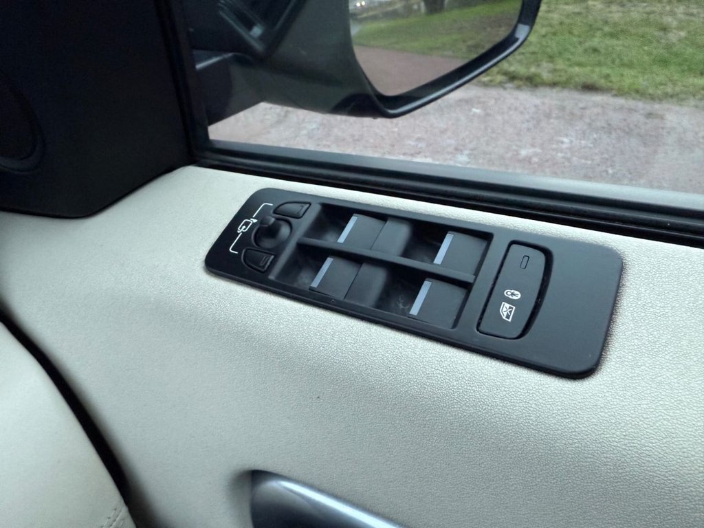 Used Land Rover Discovery Sport 2015 for sale - 77153159: Photo 24