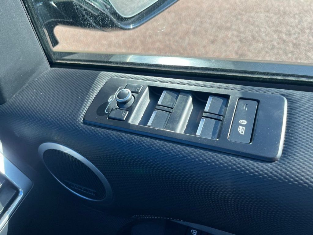 Used Land Rover Discovery 2021 for sale - 76520701: Photo 9