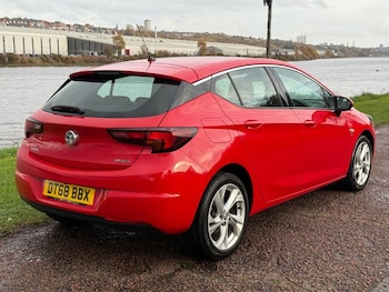 Used Vauxhall Astra 2018 for sale - 76570013: Photo