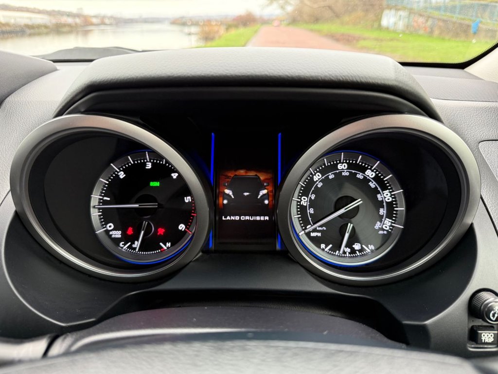 Used Toyota Land Cruiser 2015 for sale - 76923866: Photo 16