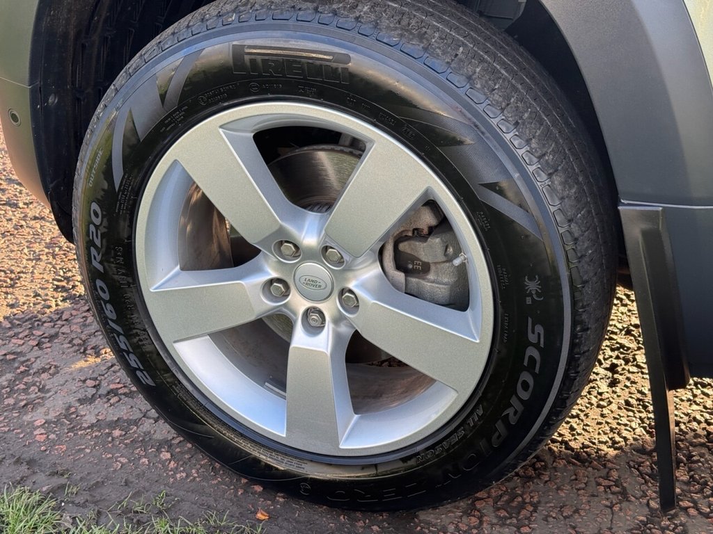 Used Land Rover Defender 2021 for sale - 76520611: Photo 11