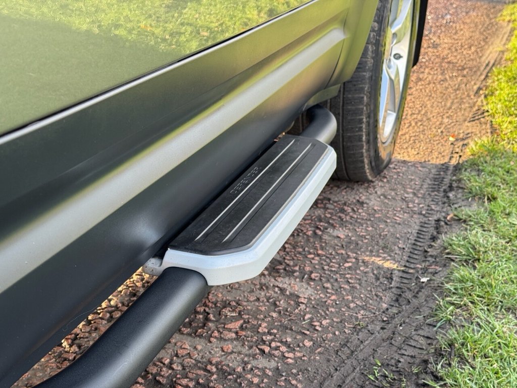 Used Land Rover Defender 2021 for sale - 76520611: Photo 12