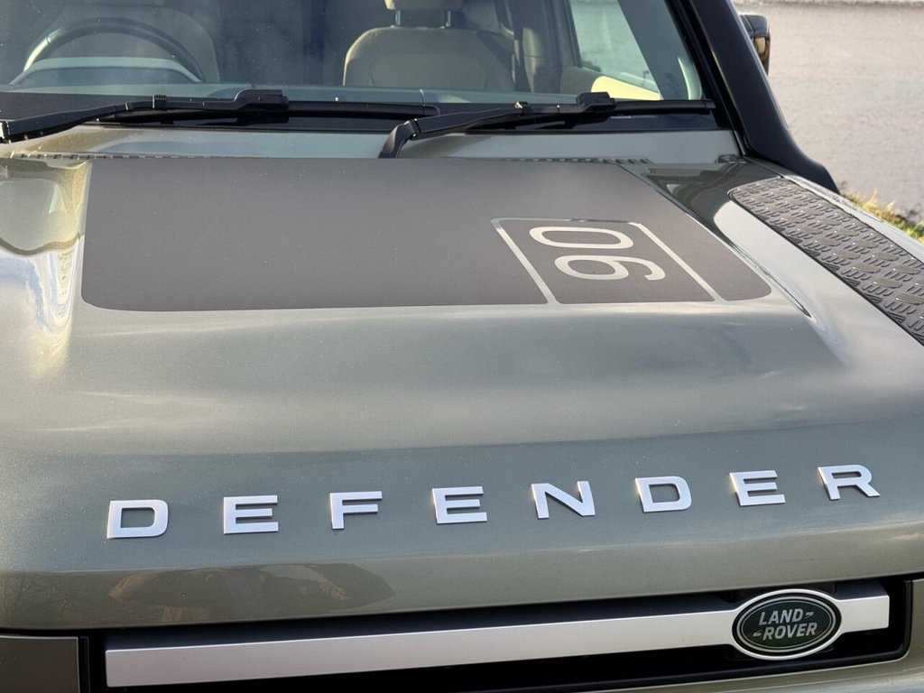 Used Land Rover Defender 2021 for sale - 76520611: Photo 3