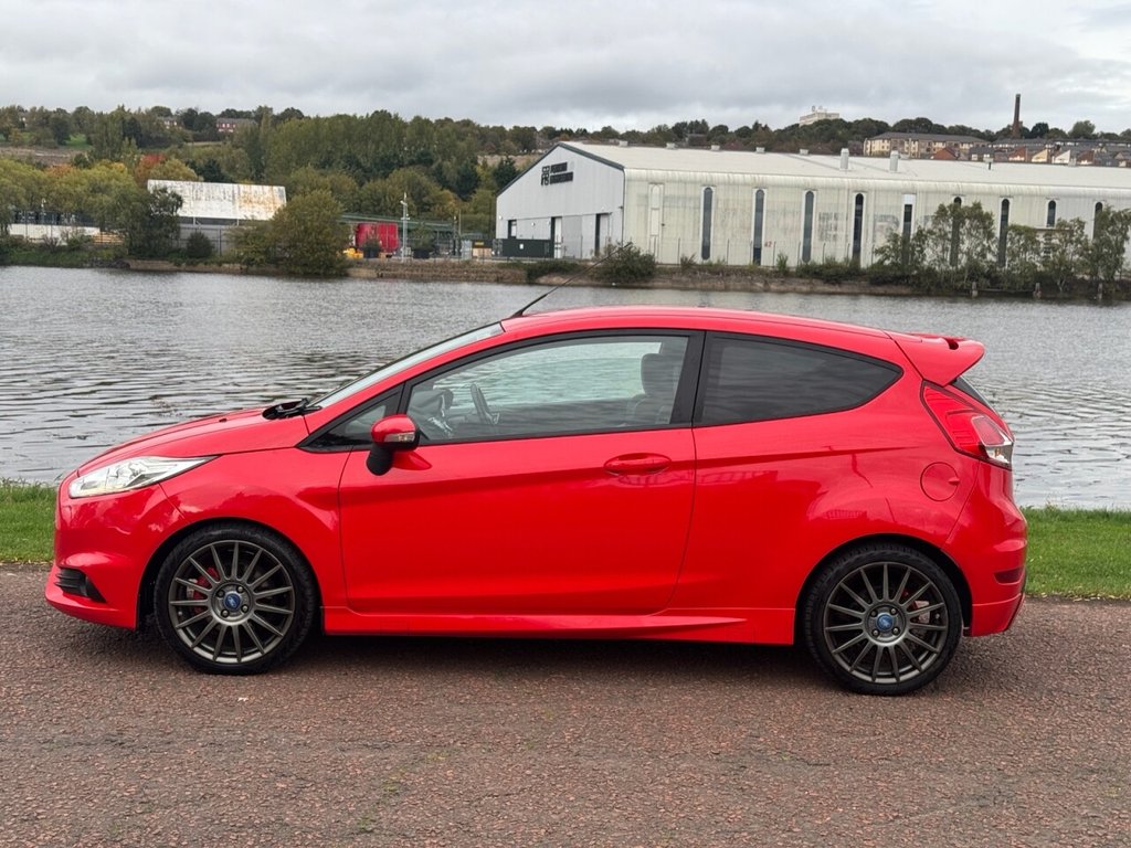 Used Ford Fiesta 2014 for sale - 76535454: Photo 24