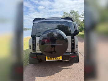 Used Land Rover Defender 2022 for sale - 79607856: Photo