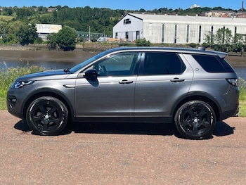 Used Land Rover Discovery Sport 2017 for sale - 75875644: Photo